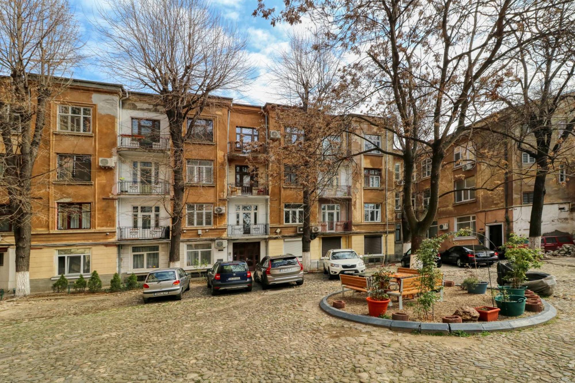 Neo-Classic Design Near Downtown Bucureşti Exterior foto